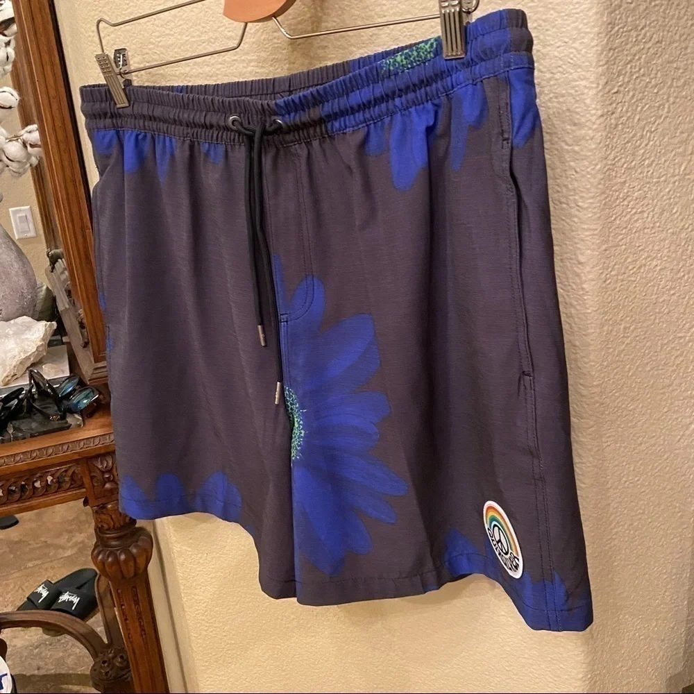 NWT~QUIKSILVER Men Floral Swim Shorts-XL